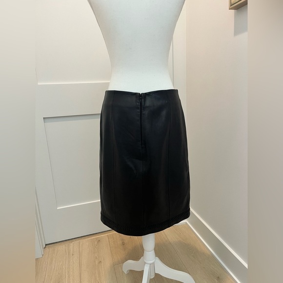Vintage Casual Corner Black Leather Skirt with Braided Leather Embellishment 6 - Picture 5 of 14